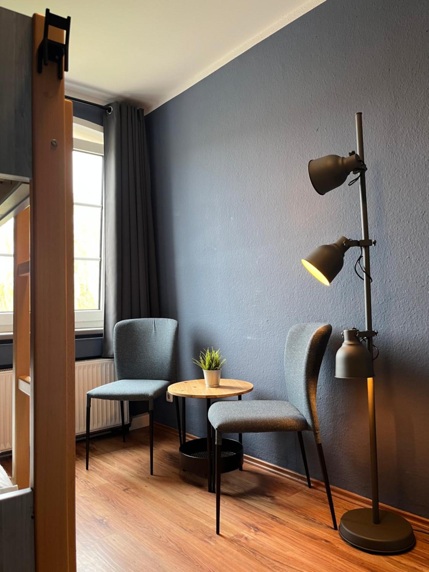 Hostel Blue Doors Ktv