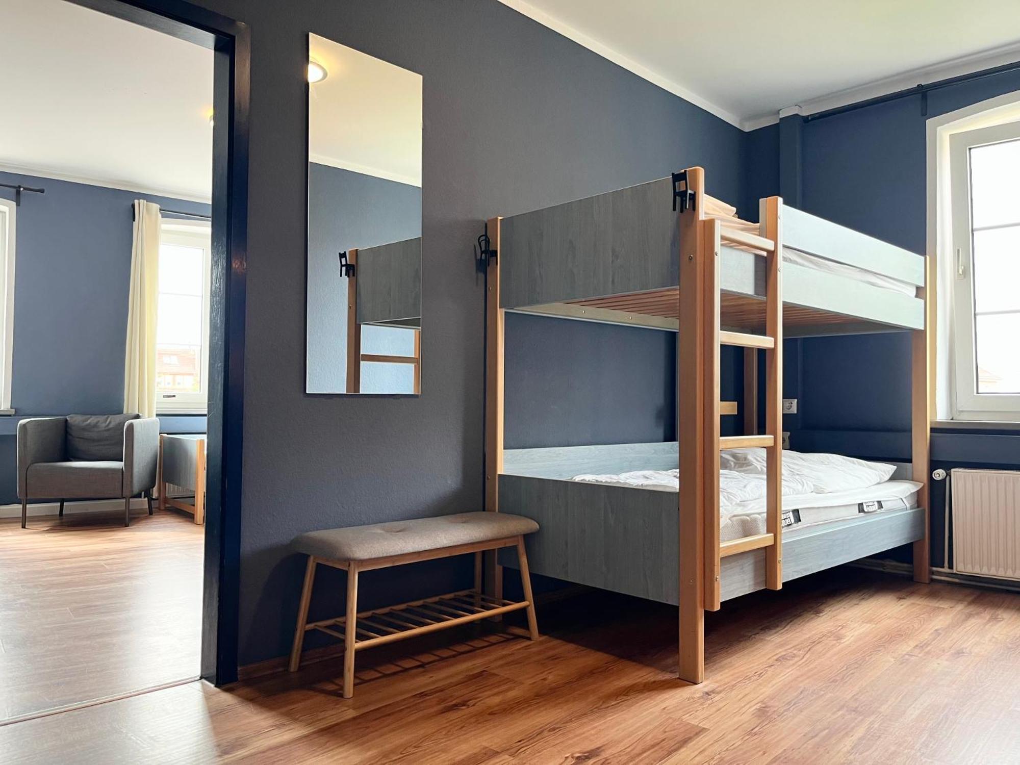 Hostel Blue Doors Ktv *