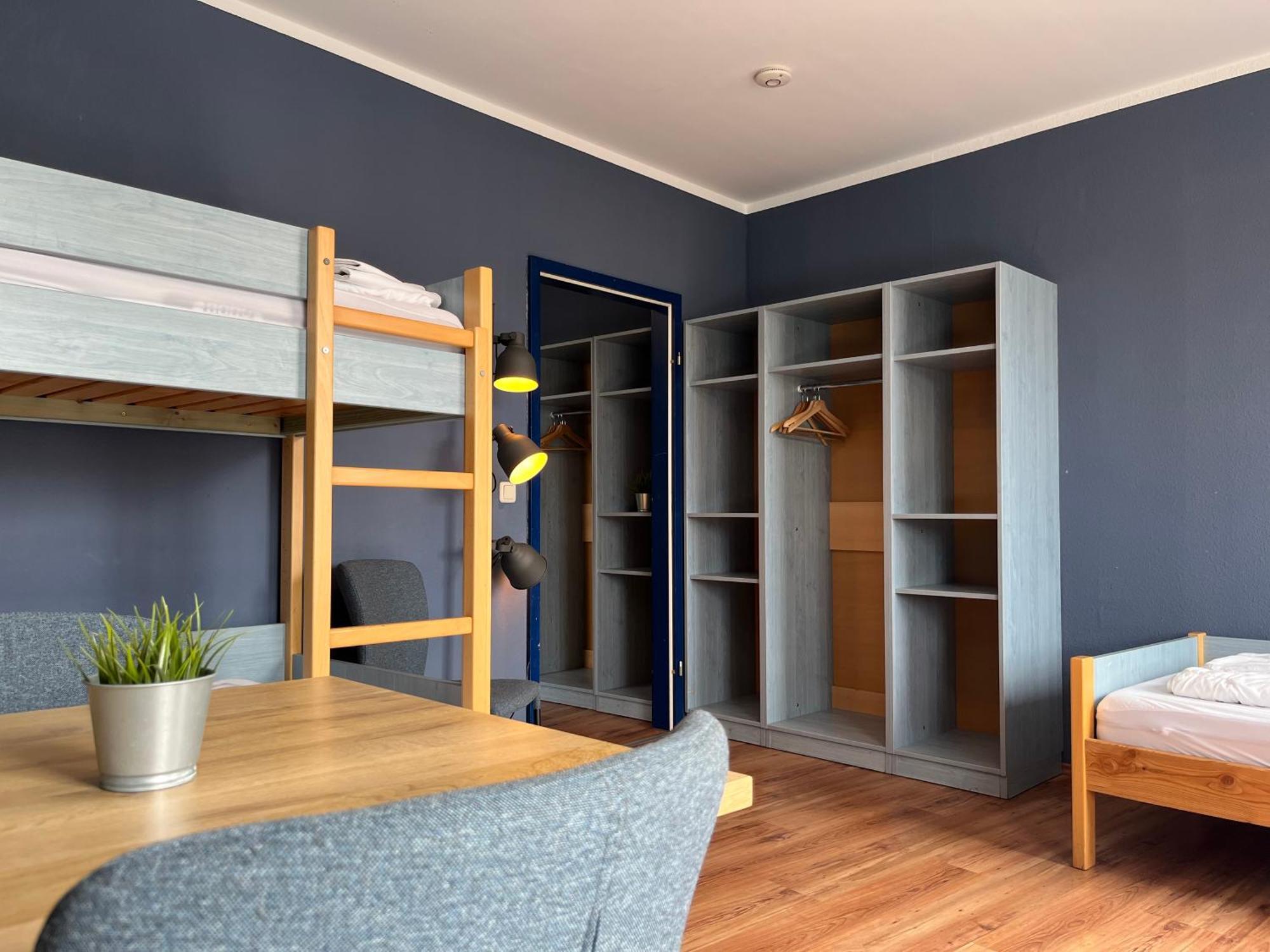 Hostel Blue Doors Ktv