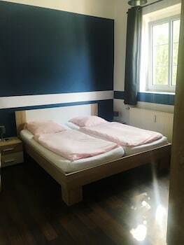Blue Doors Ktv Hostel